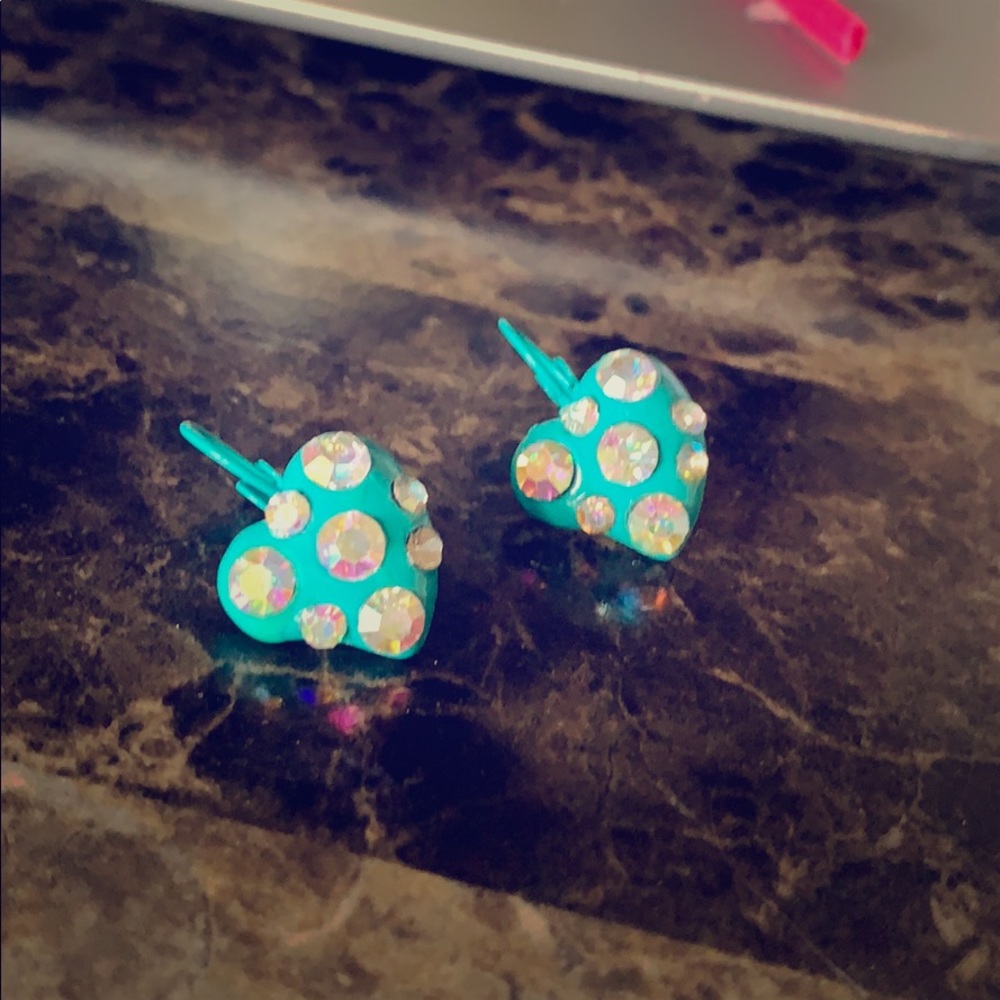 Adorable heart earrings